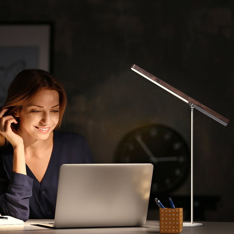 Lampe de table Perch en bois massif