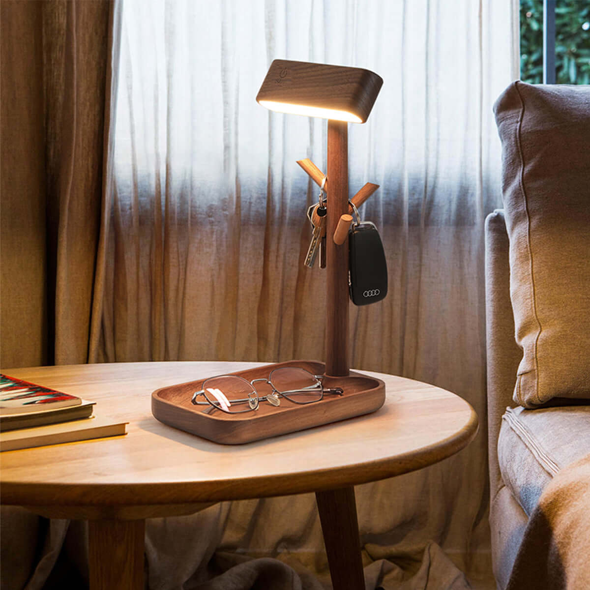 Lampe de table DEL en bois avec rangement intégré